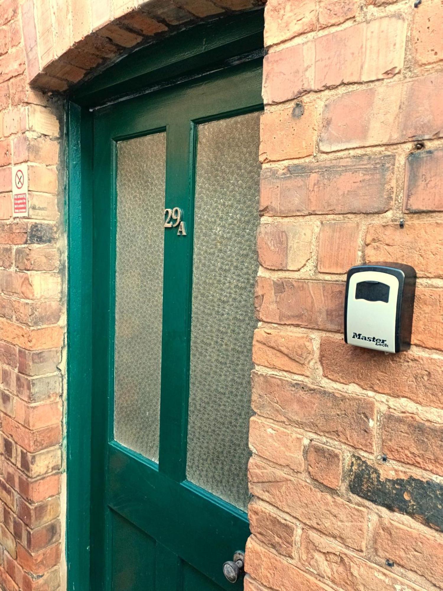Whitchurch High Street Hideaway Exterior foto